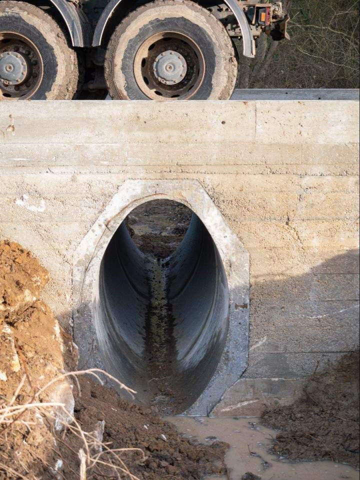 Engin de terrassement Moisenay