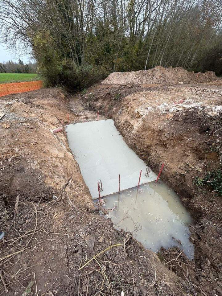 Engin de terrassement Moisenay